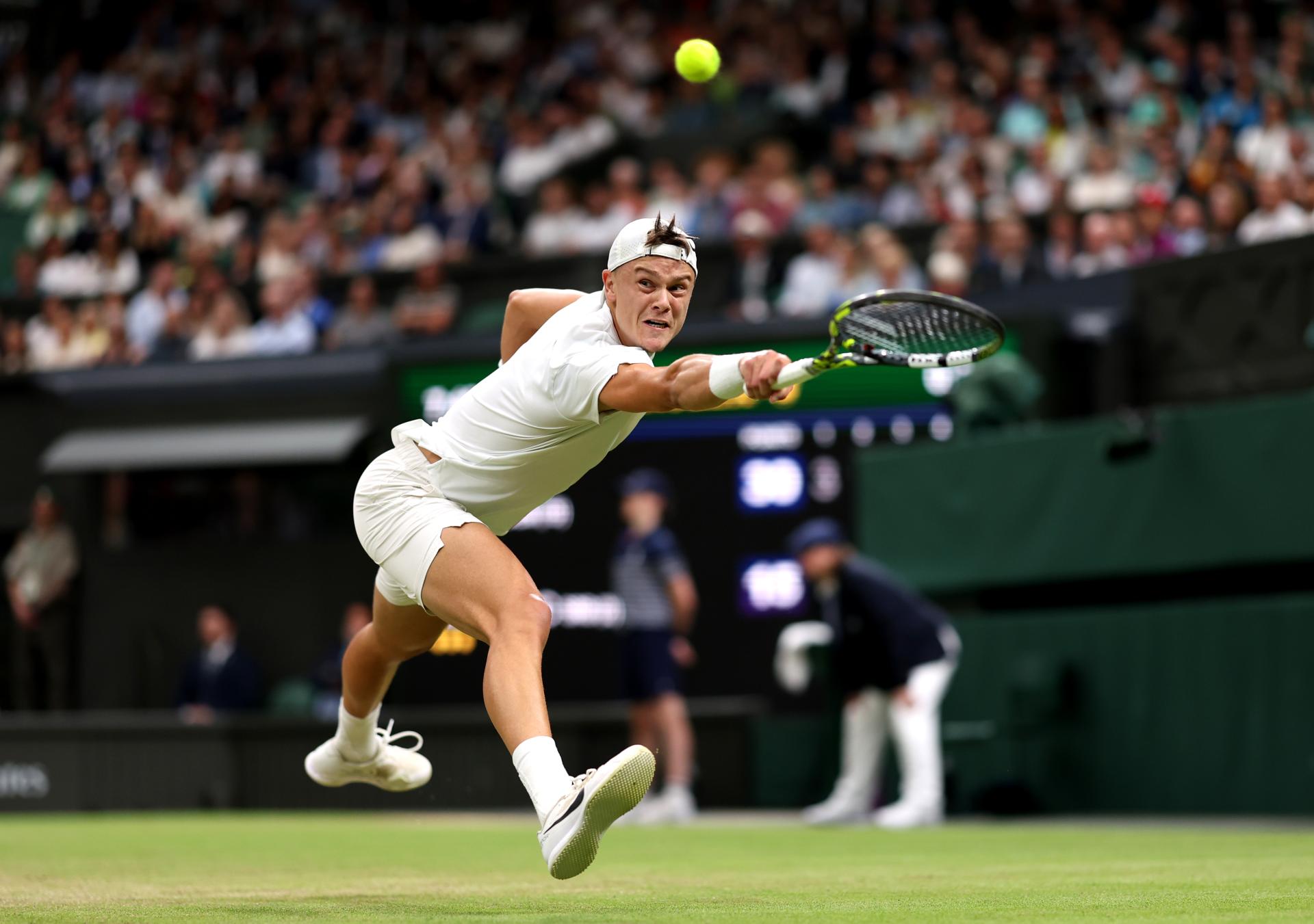 Tenismenul danez Holger Rune se califică în turul 3 al turneului de la Shanghai, după victoria obținută în 2 seturi în fața lui Sebastian Baez