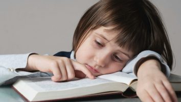 România nu combate analfabetismul funcțional. Comisia Europeană ne avertizează că „stagnăm” în Educație