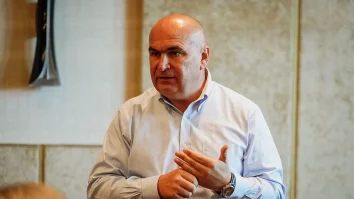 Bolojan pune autostrada peste parcul natural Cozia, arie protejată. România riscă să piardă finanțarea nerambursabilă de 17 miliarde de lei