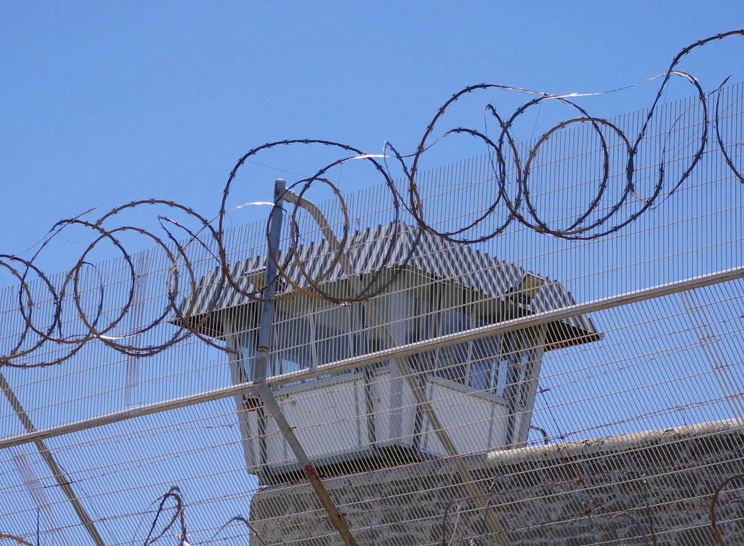 Un deținut a spart sistemul informatic al penitenciarului din Târgu Jiu. Bărbatul și-a modificat pedeapsa și a adăugat vizite intime