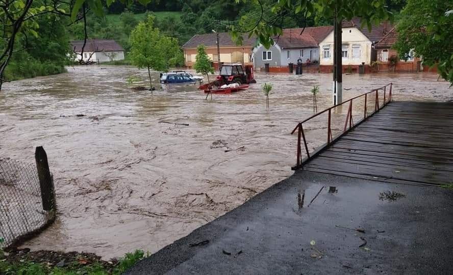 În ultimele zile, România s-a luptat cu efectele ciclonului mediteranean. Meteorologii avertizează că aceste fenomene vor fi tot mai frecvente