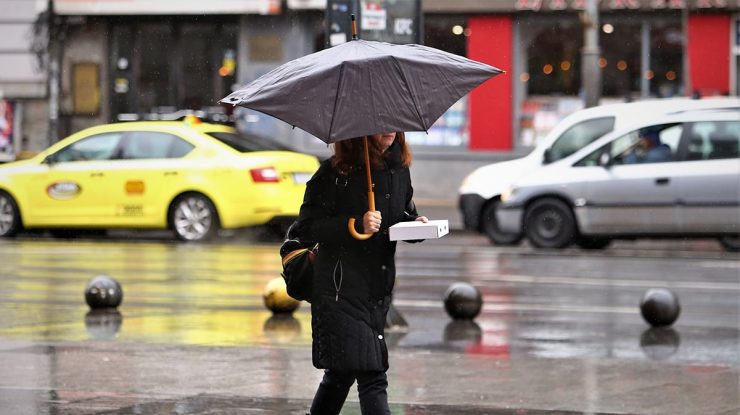 ANM anunță vânt puternic și ploi moderate în mai multe regiuni din România. Meteorologii anunță ninsori la munte, la altitudini de peste 1600 m