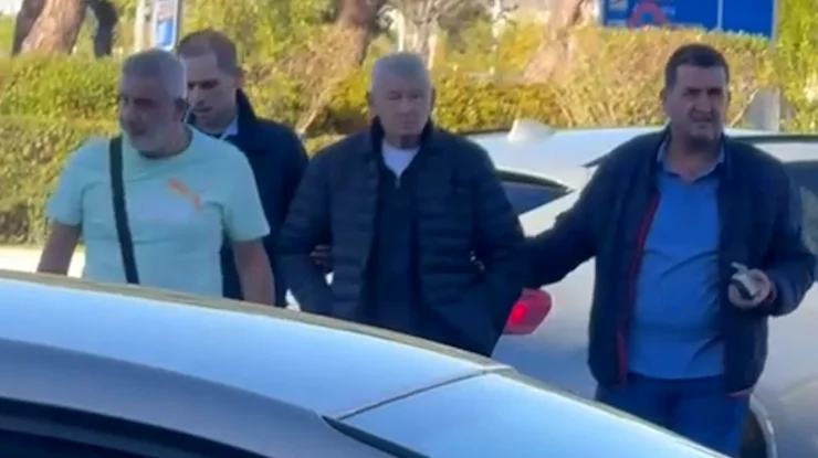 Sorin Oprescu, fost primar al Capitalei, condamnat definitiv la 10 ani și 8 luni de închisoare, a fost localizat și reținut în Grecia