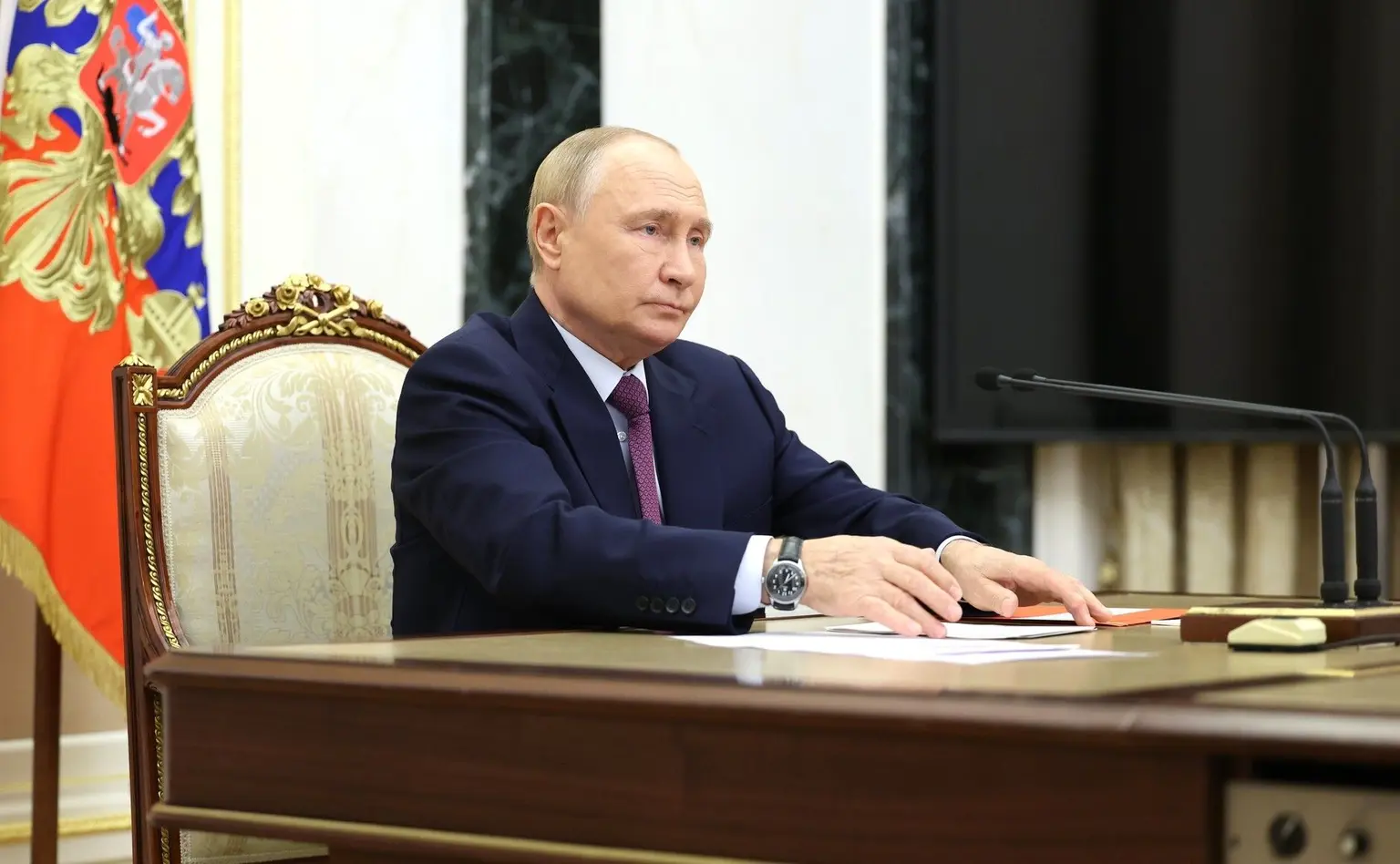 Putin retrage oficial Rusia din acordul cu SUA privind eliminarea plutoniului, semnat în 2000 după Războiul Rece