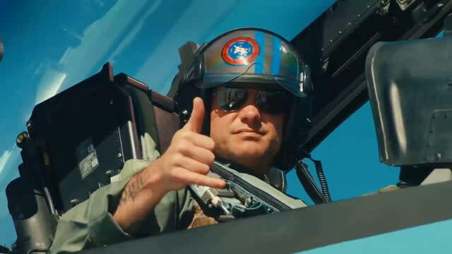 Imagini demne de „Top Gun”: Secretarul american de Război, Pete Hegseth, a fost pasager într-o aeronavă de luptă F/A-18 Super Hornet