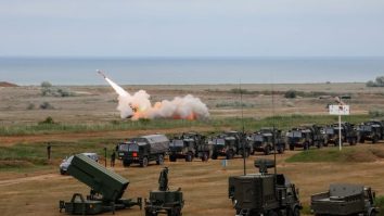 România obține 16,6 miliarde de euro prin programul SAFE. Cum vor fi împărțiți banii pentru Apărare, în contextul tensionat în care Trump a decis să retragă militarii americani de pe teritoriul țării noastre