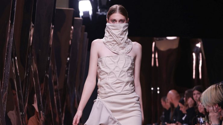 În weekend poți să mergi la Romanian Creative Week, în București. Ai parte de expoziții, performance-uri inovative și spectacole de modă