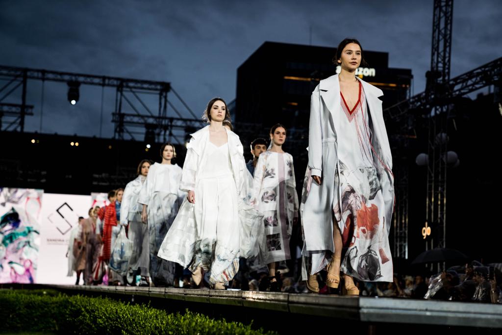Romanian Fashion Week își mută scena la București, pentru prima dată în 25 de ani. George Enache, Art Director: „E nevoie de un ecosistem care să susțină designerii români”