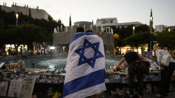 Israelul marchează 2 ani de la masacrul din 7 Octombrie, în timp ce negocierile pentru încheierea războiului sunt în desfășurare în Egipt. Trump: „Ori va fi pace în Gaza, ori vărsare masivă de sânge”