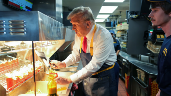 Politicienii bântuie Halloween-ul. Psihologii te avertizează că un costum de politician este „riscant”