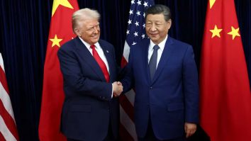 Trump va reduce tarifele impuse exporturilor chinezești. Care sunt cele mai importante aspecte din întâlnirea Președintelui SUA cu Xi Jinping