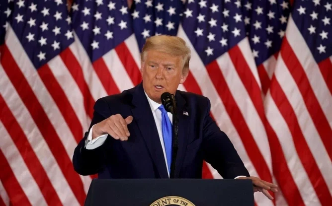 Trump își dorește și al treilea mandat de Președinte al SUA. Mike Johnson: „Nu are șanse legale. Modificarea Constituției ar dura 10 ani, prea târziu pentru alegerile din 2028”