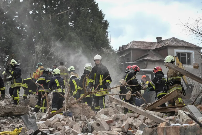 Rusia a lansat un atac masiv cu peste 50 de rachete și aproximativ 500 de drone asupra mai multor regiuni din Ucraina. 5 persoane au murit