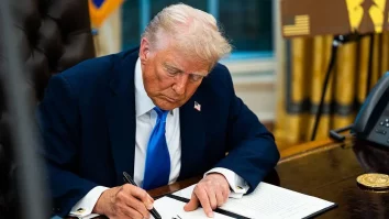 Camera de Comerț a SUA a dat în judecată taxa de 100.000 de dolari introdusă de administrația Trump pentru vizele H-1B