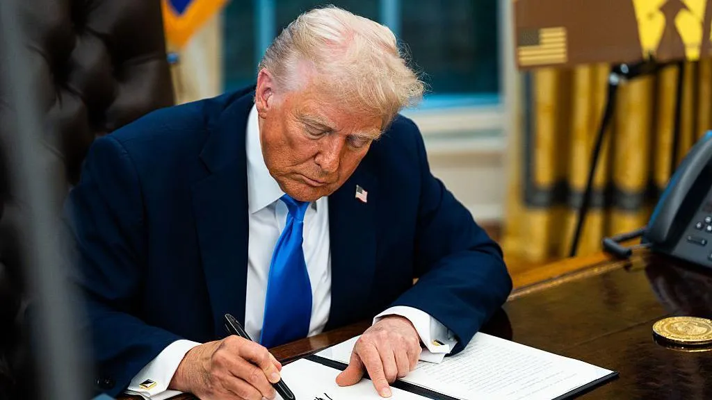 Camera de Comerț a SUA a dat în judecată taxa de 100.000 de dolari introdusă de administrația Trump pentru vizele H-1B