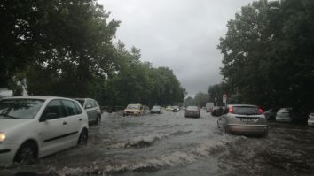 În ultimele 24h s-au acumulat peste 100 l/mp în județele Giurgiu și Constanța. Ce rezervă următoarele ore