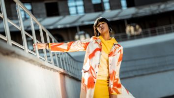 Cum accesorizezi un hanorac? 5 idei pentru femei