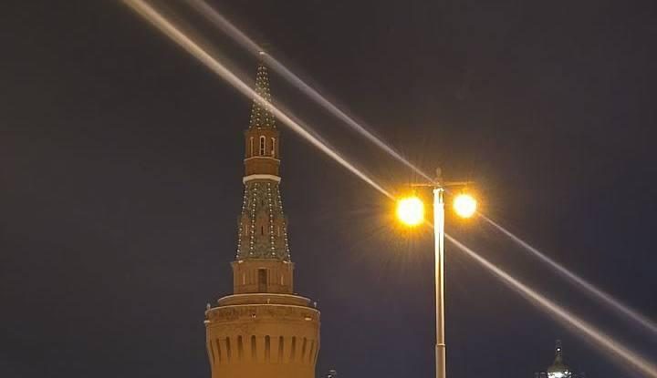 Canalele rusești de Telegram raportează un atac cu drone în Moscova, inclusiv în apropiere de Kremlin. Primarul Moscovei anunță că „sistemele antiaeriene rusești sunt active și doboară dronele ucrainene care se îndreaptă către Capitală”