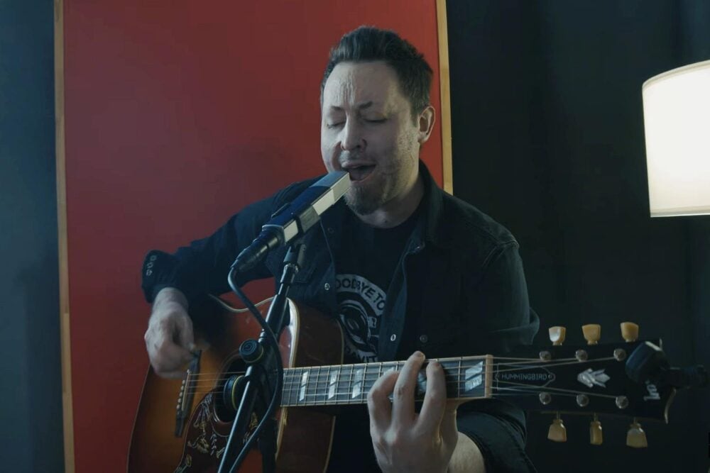 Andrei Găluț și alți supraviețuitori de la Colectiv lansează „The Memento Project”, la 10 ani de la tragedie. Banii strânși vor fi donați celor care au suferit arsuri