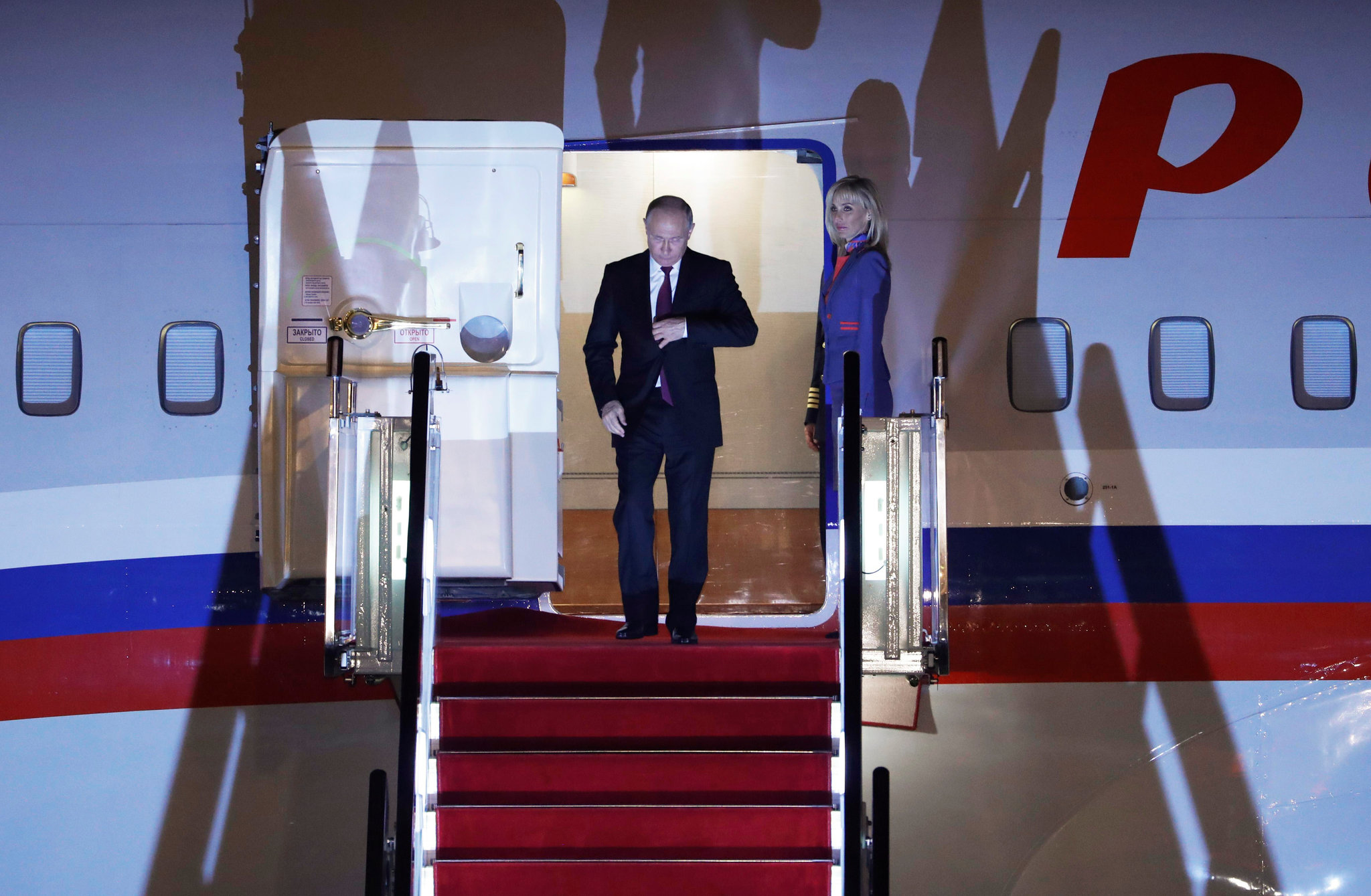 România nu a decis încă dacă îi va permite lui Putin să-i traverseze spațiul aerian către Ungaria,  în timp ce Bulgaria se arată dispusă. Oana Țoiu: „Putin să ceară permisiune”