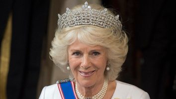 Locuitorii din Poundbury o acuză pe Regina Camilla de aroganță. Regina consoartă a plantat copaci care le strică priveliștea