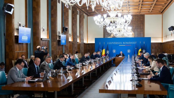 La Guvern s-a intrat în linie dreaptă cu un proiect crucial: Cumulul pensiei cu salariul îi va lovi serios pe bugetarii cu pensii speciale și din companiile de stat. Intră în Pachetul 3 de măsuri