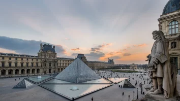 Doi suspecți au fost arestați în cazul jafului de la Luvru, anunță autoritățile franceze