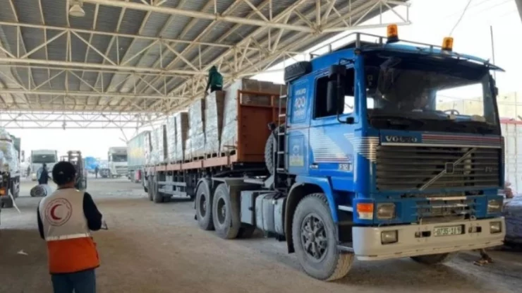 Israelul autorizează intrarea a 600 de camioane cu ajutor umanitar în Gaza