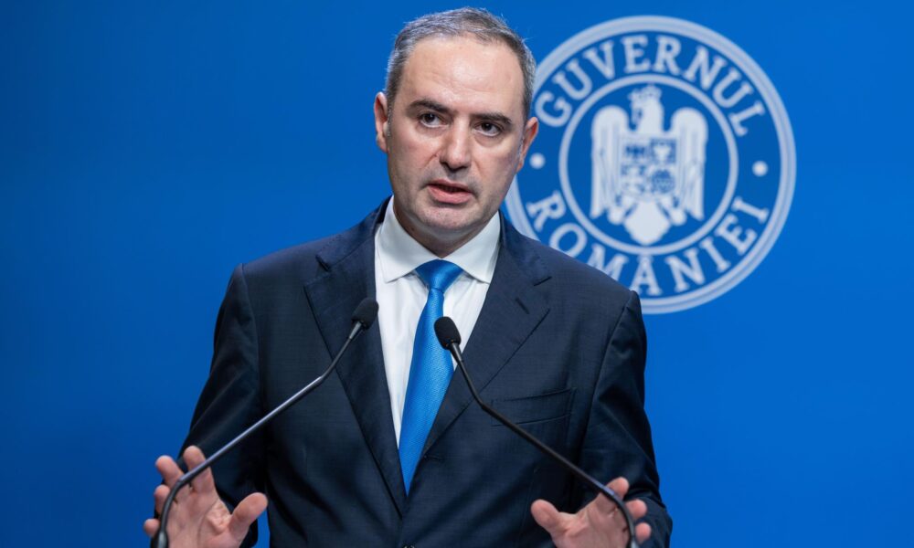 Ministerul Finanţelor a împrumutat joi de la bănci 1,6 mld. lei prin două licitaţii de titluri de stat, cu dobânzi de 7,37%, respectiv 7,08% pe an