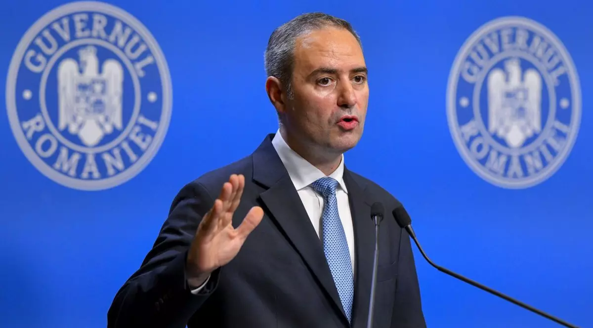 România își plătește deficitul bugetar cu bani împrumutați de la Bank of America și Goldman Sachs, marile bănci americane. Datoria publică a depășit 1.000 miliarde de lei