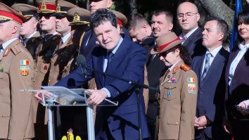 Nicușor Dan participă, de Ziua Armatei Române, la ceremonia militară de la Iași: „România este protejată astăzi pentru că avem parteneri, și avem parteneri pentru că în toată această perioadă am fost SERIOȘI”