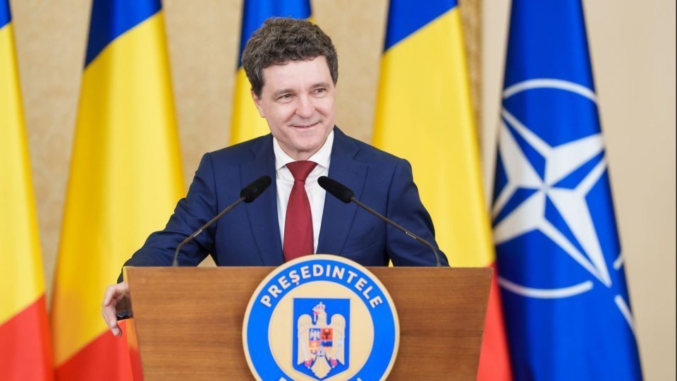 Cum te face Nicușor Dan de râs? VEZI ASTĂZI la ȘTIU PE CE LUME TRĂIESC, de la 22:00, pe Aleph News. Dezbatem sondajul săptămânii: „Ești de acord să semnezi o petiție de demitere a lui Nicușor Dan, pentru că face România de râs?”