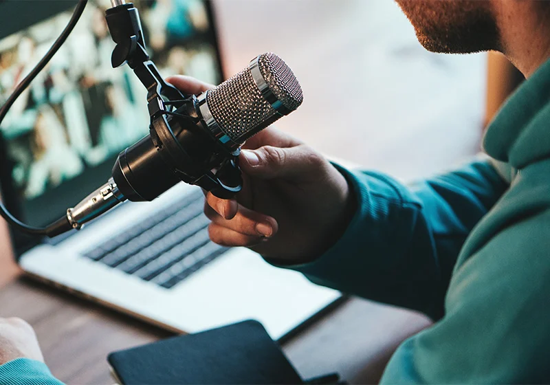 Românii sunt pe primul loc în Europa în clasamentul ascultătorilor de podcasturi. Utilizatorii consideră podcasturile mai etice decât rețelele sociale, arată un studiu