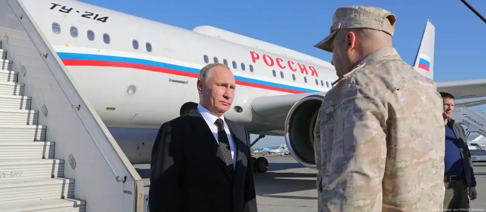 Polonia îl amenință pe Putin că îl va aresta dacă îi va traversa spațiul aerian pentru Summit-ul cu Trump din Ungaria. Ce poziții adoptă Bulgaria și România