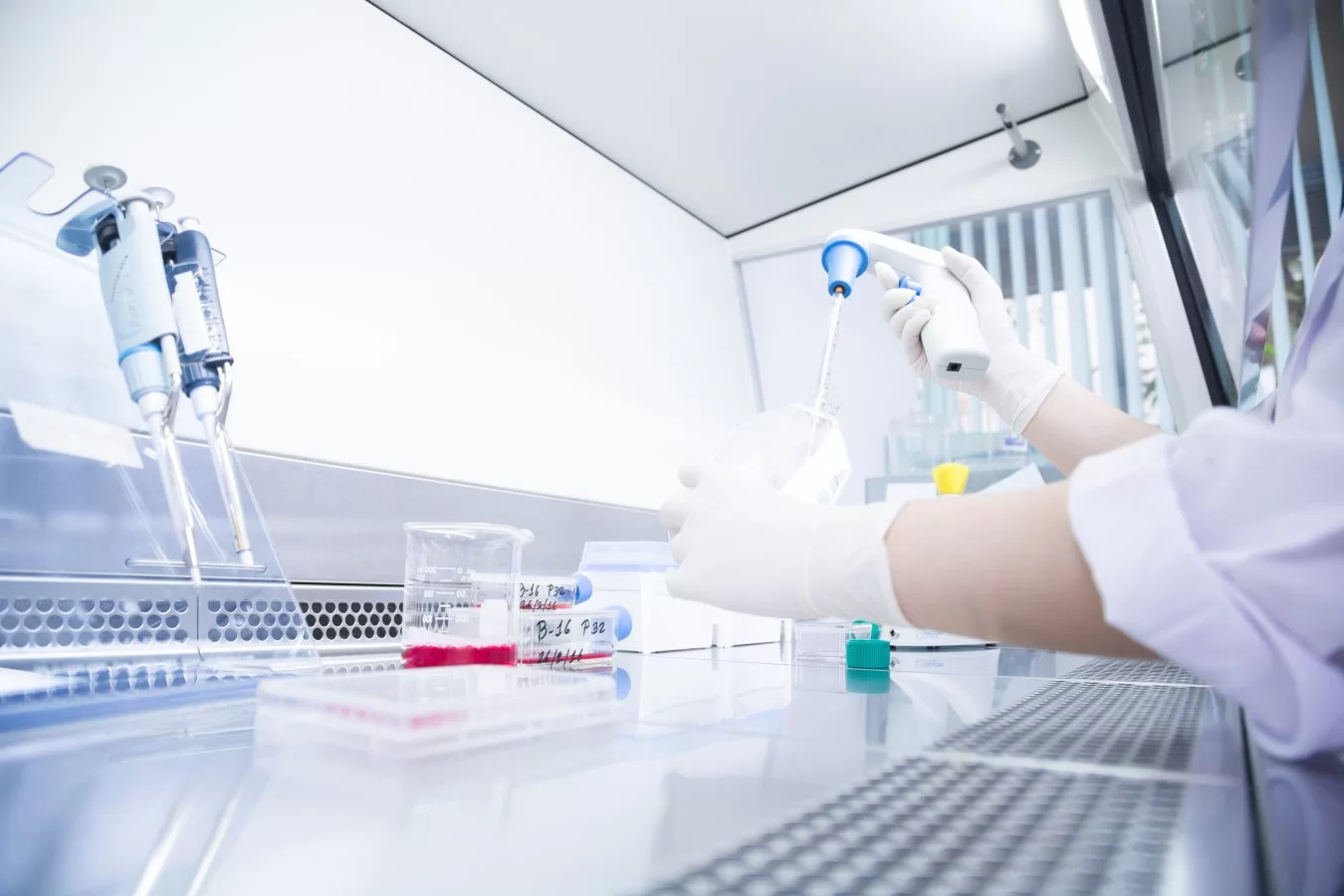 The Guardian: Tinerii nu participă la cercetări medicale. 45% dintre aceștia suferă de o condiție medicală fizică sau psihică