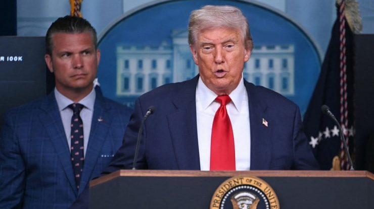 Trump ordonă Departamentului de Război să înceapă imediat testarea armelor nucleare, pentru prima dată în 33 de ani. Anunțul vine chiar înainte de întâlnirea cu Xi Jinping, pe fondul testelor nucleare efectuate de Putin