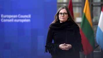 „Limba islandeză ar putea dispărea într-o generație din cauza A.I. și a utilizării limbii engleze”. Ce spune fosta prim-ministră a Islandei