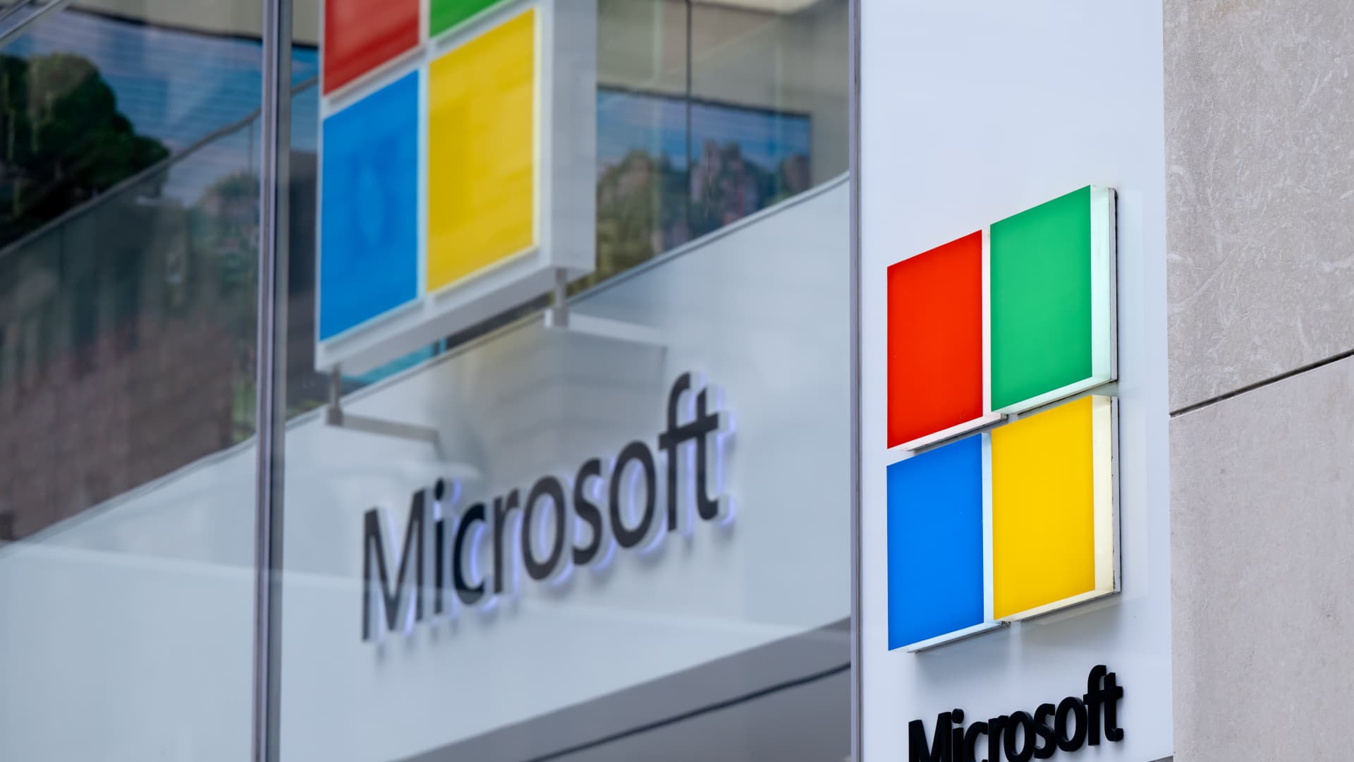 Fondul suveran al Norvegiei susține Microsoft în disputa privind drepturile omului. Produsele companiei au fost folosite pentru supravegherea în masă a civililor din Gaza