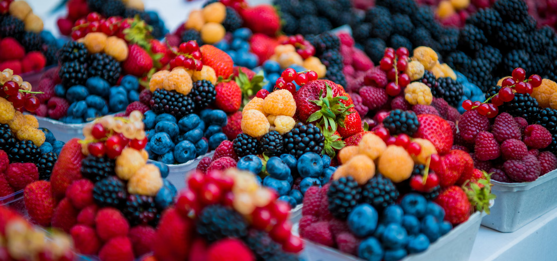 STUDIU. Ceaiul negru, nucile și fructele de pădure te pot ajuta să ai o inimă mai sănătoasă. România înregistrează o rată a mortalității din cauza bolilor cardiovasculare de 2,5 ori mai mare decât media Uniunii Europene