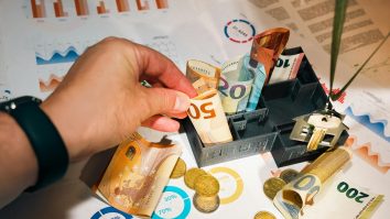 România are cea mai mare creștere a puterii de cumpărare din Uniunea Europeană cu 134% în ultimii 20 de ani