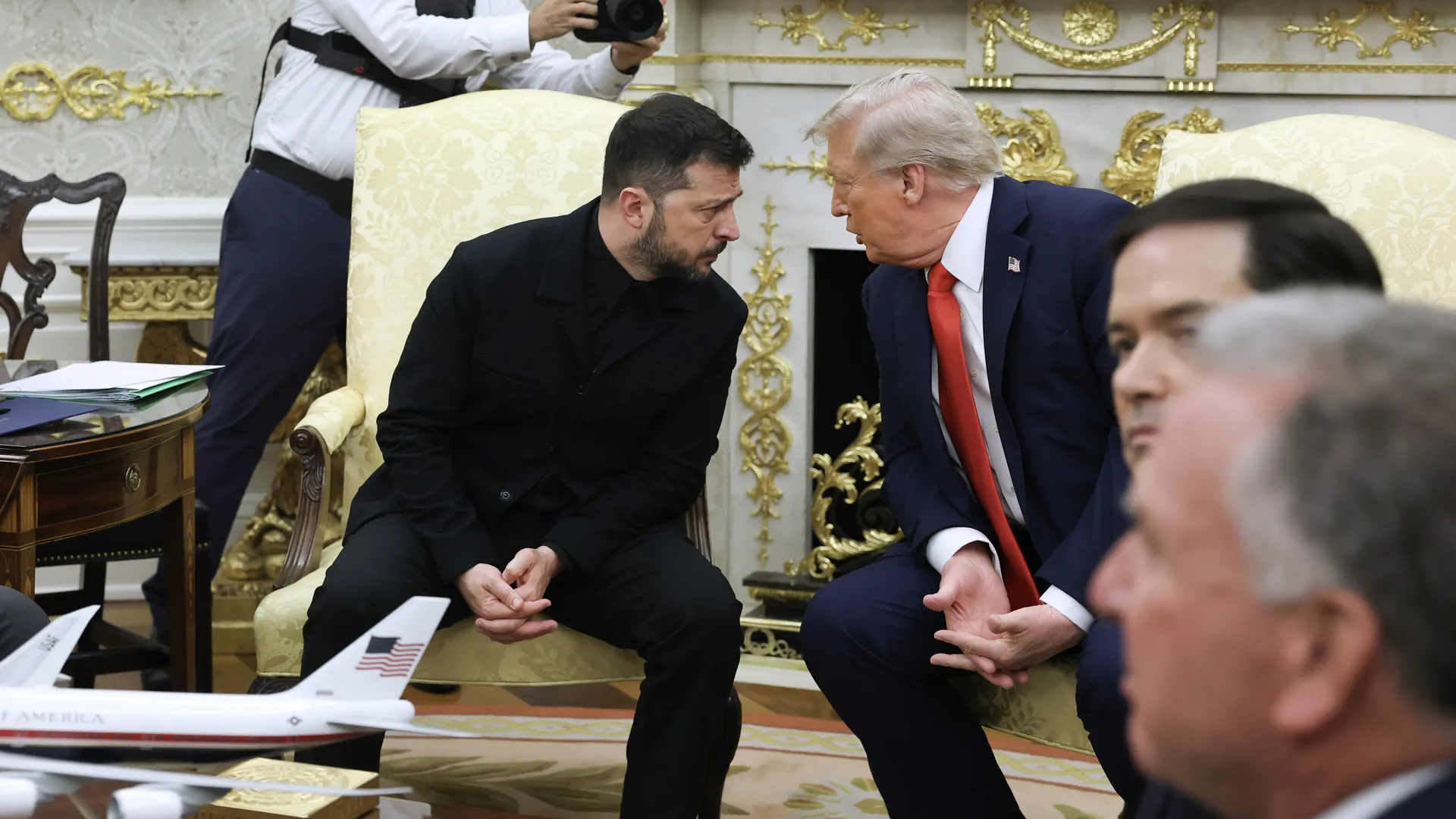 Zelenski afirmă că este pregătit de „muncă onestă” cu Statele Unite pentru a încheia un acord de pace