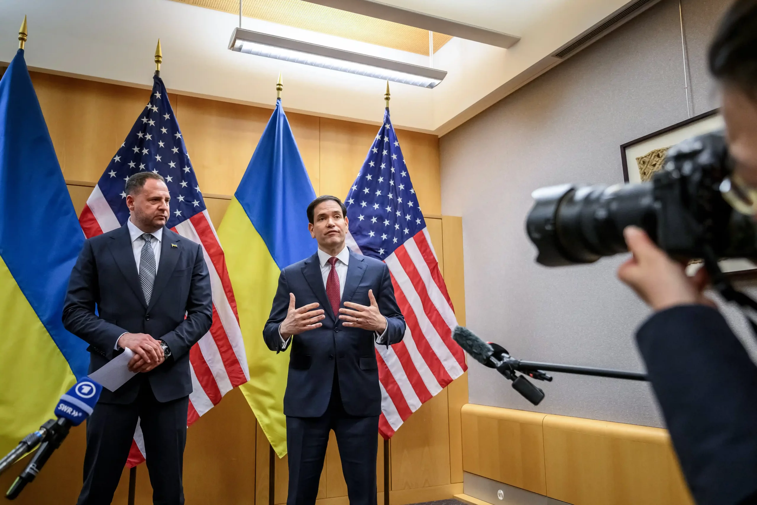 SUA și Ucraina au prezentat o versiune „actualizată și perfecționată” a planului de pace, după negocierile de la Geneva