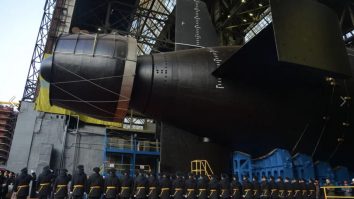 Rusia a lansat submarinul nuclear Khabarovsk, capabil să transporte 12 torpile Poseidon cu propulsie nucleară. Ce șanse mai au negocierile de pace dintre Trump și Putin