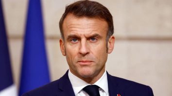 Macron introduce serviciul militar voluntar, destinat tineriilor de 18 și 19 ani