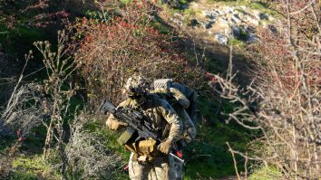 NATO simulează apărarea României în cadrul exercițiului Dacian Fall 2025. Militarii au executat astăzi mai multe manevre în poligonul Sântimbru