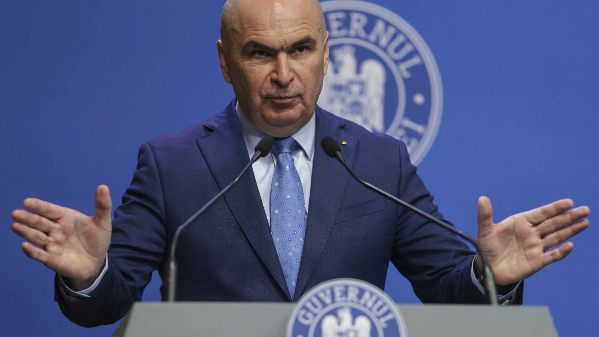 Coaliția nu se înțelege nici în privința agendei: Ilie Bolojan a fost prea ocupat ca să participe la „Ora Premierului”, în Parlament. Grindeanu: „Îl așteptăm neapărat”