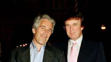 Congresul SUA a aprobat declasificarea Dosarelor Epstein. Trump, acuzat că avea legături strânse cu pedofilul, va semna legea imediat ce ajunge pe biroul său: „Jeffrey Epstein era un pervers bolnav. Dosarele astea sunt o fraudă a Democraților”