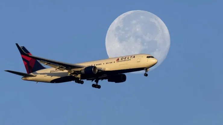 Criză în transporturile aeriene din SUA. Zborurile, sunt aproape paralizate, din cauza blocajului guvernamental