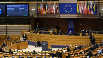 Comisia Europeană avertizează: Dacă nu se ajunge la un acord privind finanțarea Ucrainei din activele rusești înghețate, țările UE vor avea de plătit dobânzi de 5,6 miliarde euro/an, pe termen nelimitat