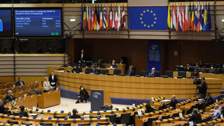 Comisia Europeană avertizează: Dacă nu se ajunge la un acord privind finanțarea Ucrainei din activele rusești înghețate, țările UE vor avea de plătit dobânzi de 5,6 miliarde euro/an, pe termen nelimitat